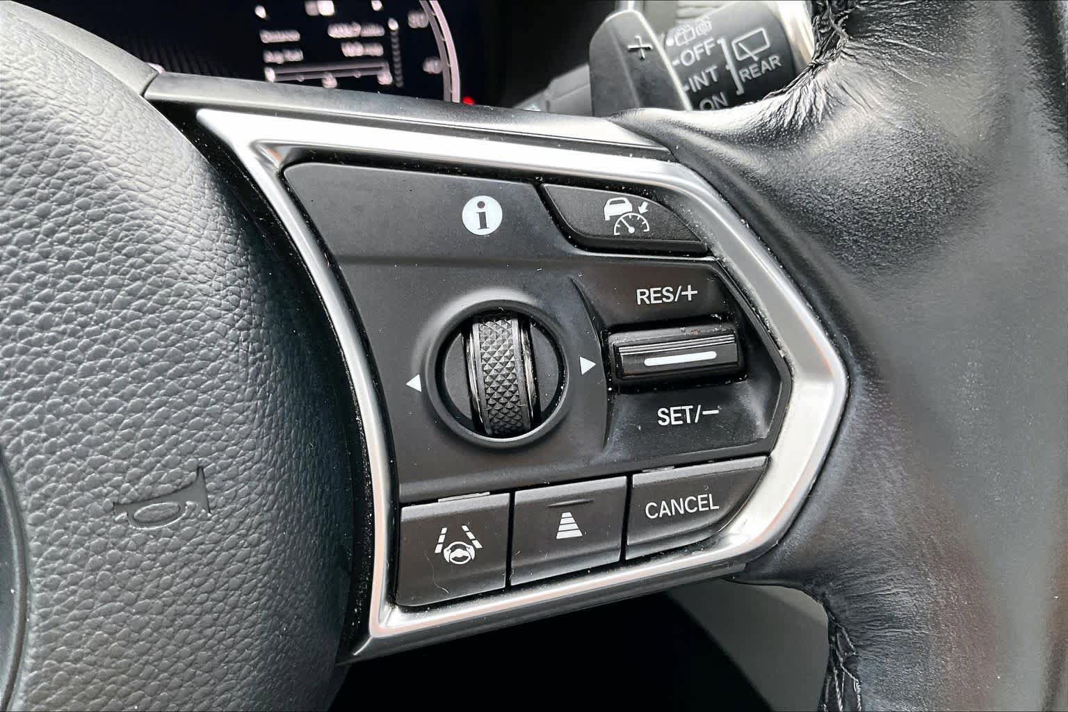 Used 2023 Acura MDX SH-AWD w/ Advance Package image 22