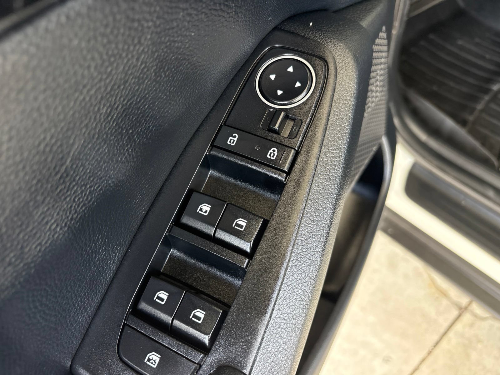 Used 2023 Kia Seltos S AWD/4WD image 11