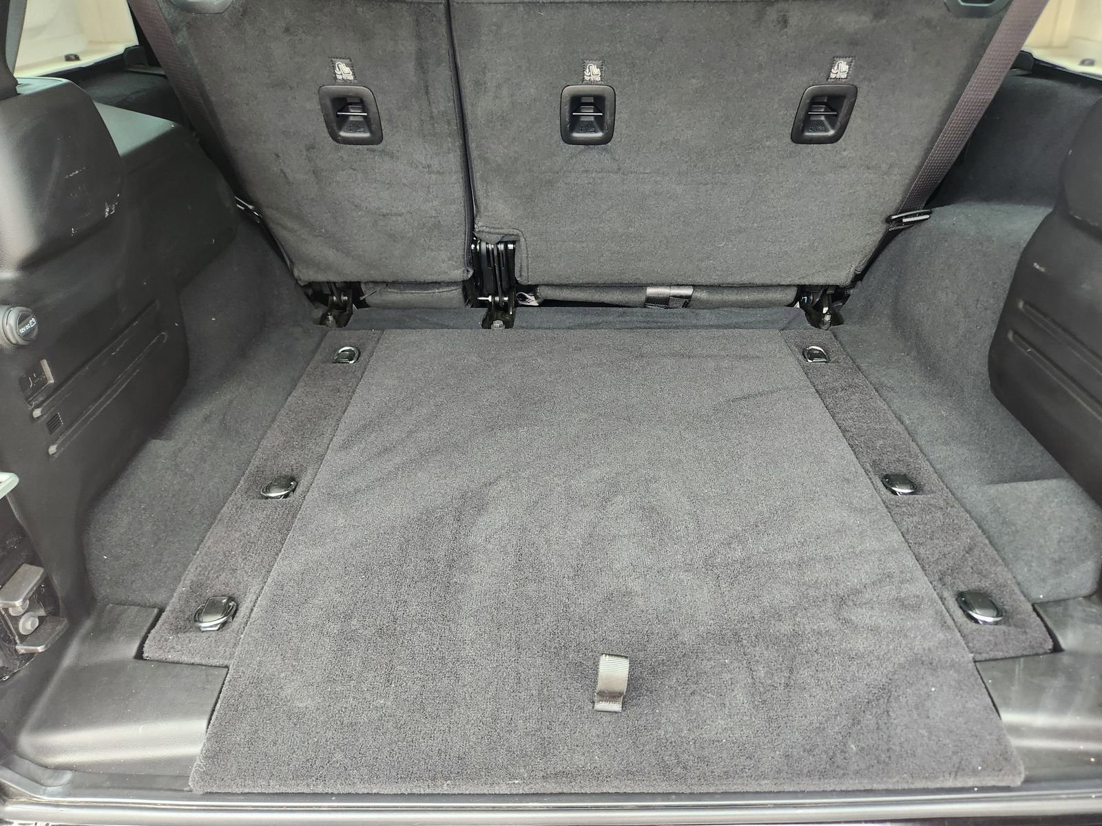 Used 2025 Jeep Wrangler Sport image 35