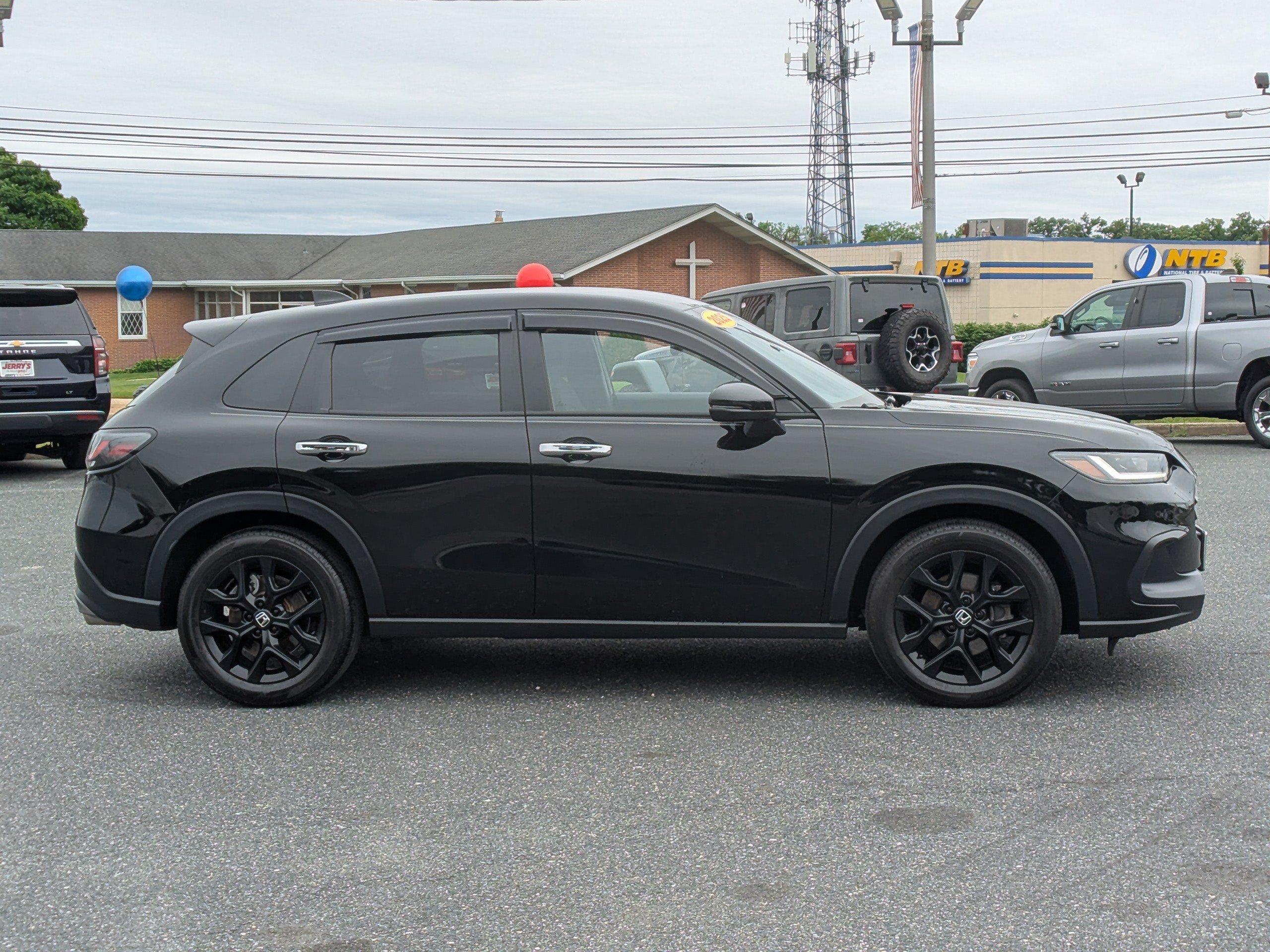 Used 2025 Honda HR-V Sport image 10