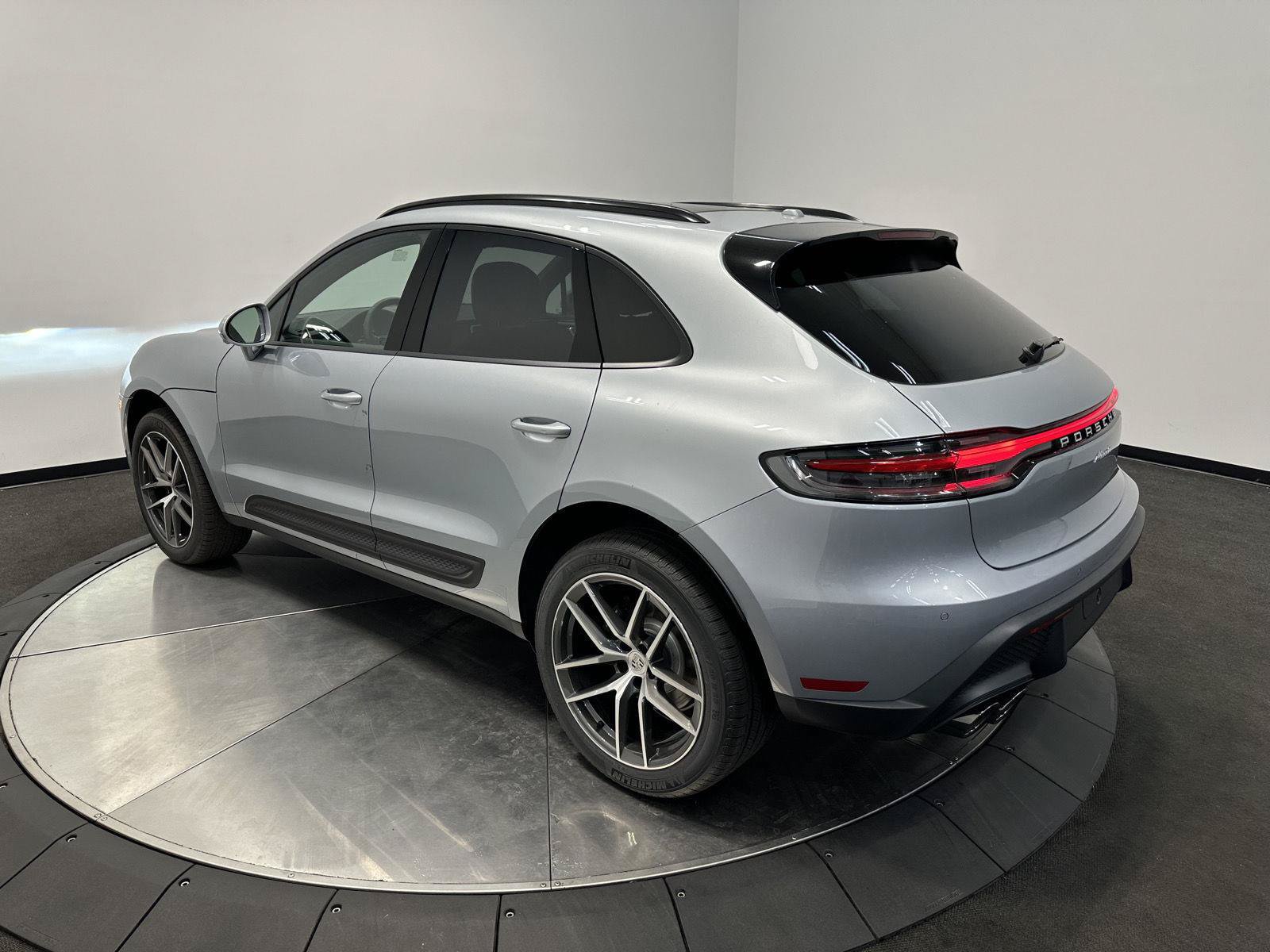 New 2026 Porsche Macan AWD/4WD image 3