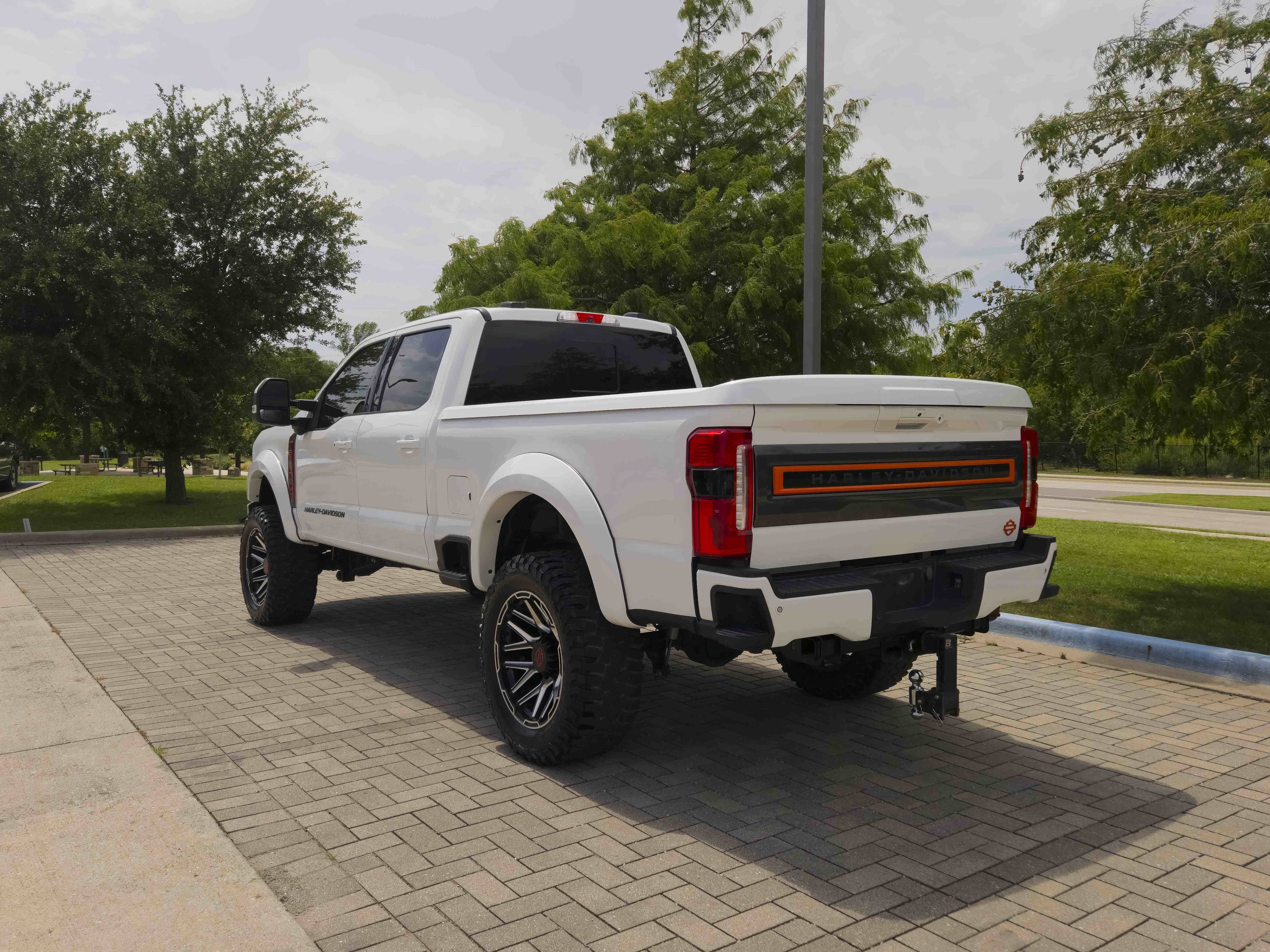 Used 2023 Ford F250 Lariat w/ Lariat Ultimate Package AWD/4WD image 7