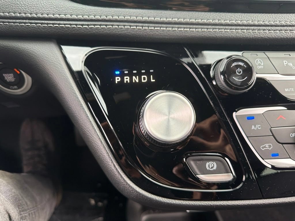 New 2027 Chrysler Pacifica Select AWD/4WD image 27