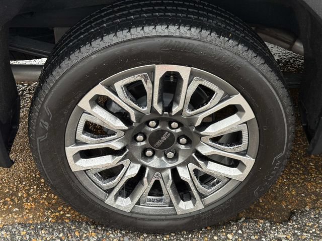 Used 2024 GMC Sierra 1500 Denali Ultimate AWD/4WD image 5