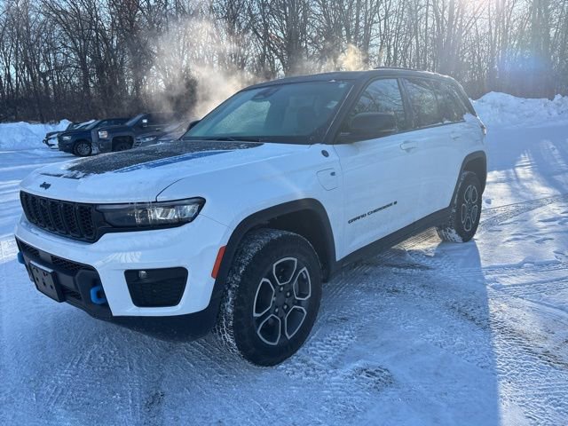 Used 2024 Jeep Grand Cherokee Trailhawk w/ Luxury Tech Group III video 4