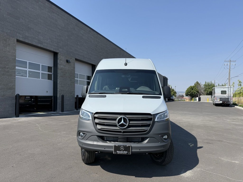 New 2025 Mercedes-Benz Sprinter 2500 image 1