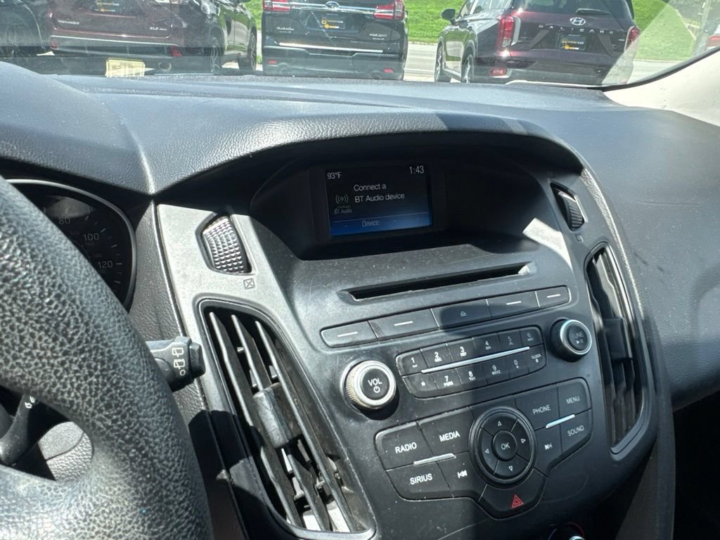 Used 2017 Ford Focus SE FWD image 12