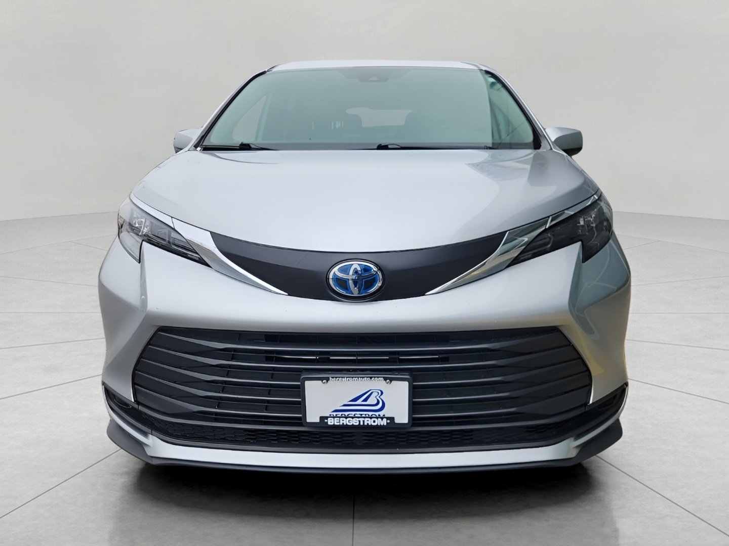 Used 2025 Toyota Sienna LE image 33