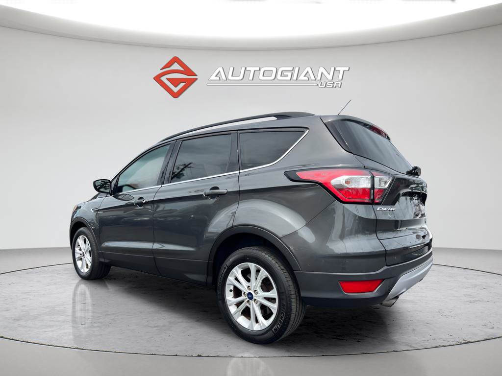 Used 2018 Ford Escape SE image 4
