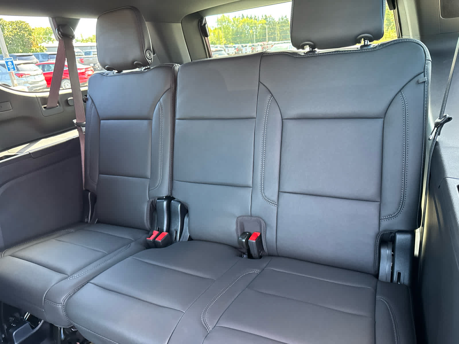 New 2027 Chevrolet Suburban LT w/ Comfort Package AWD/4WD image 19