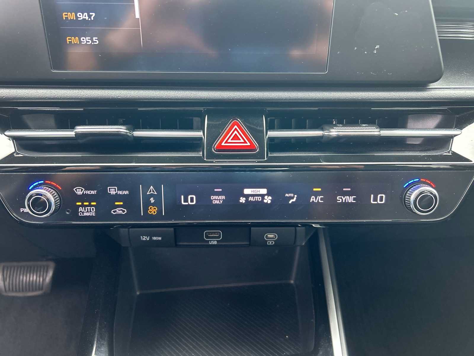 Used 2024 Kia Niro LX FWD image 16