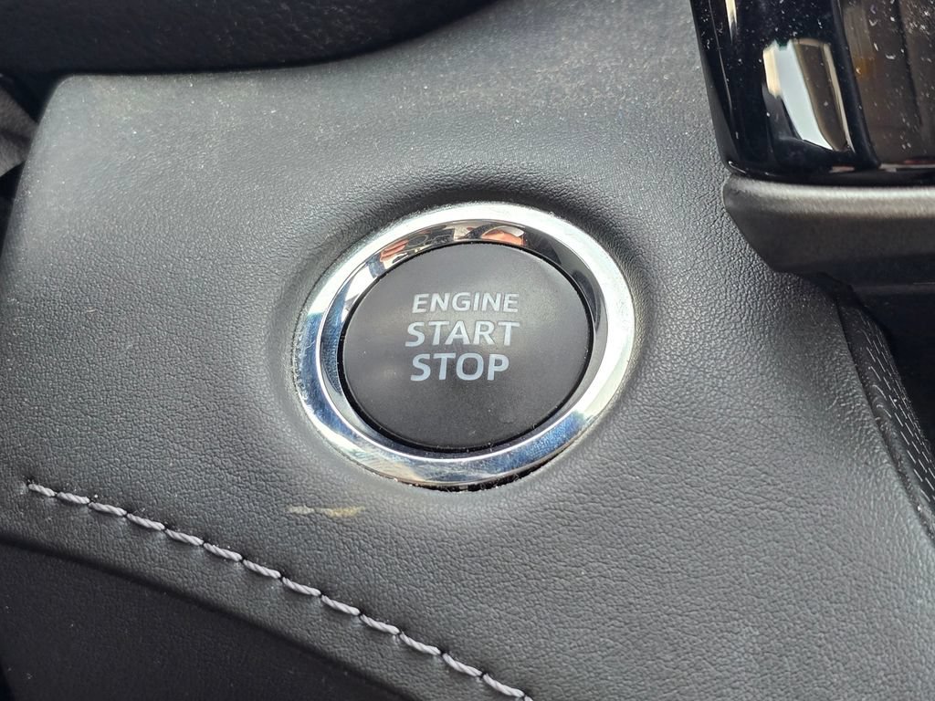 Used 2023 Toyota Highlander LE FWD image 18