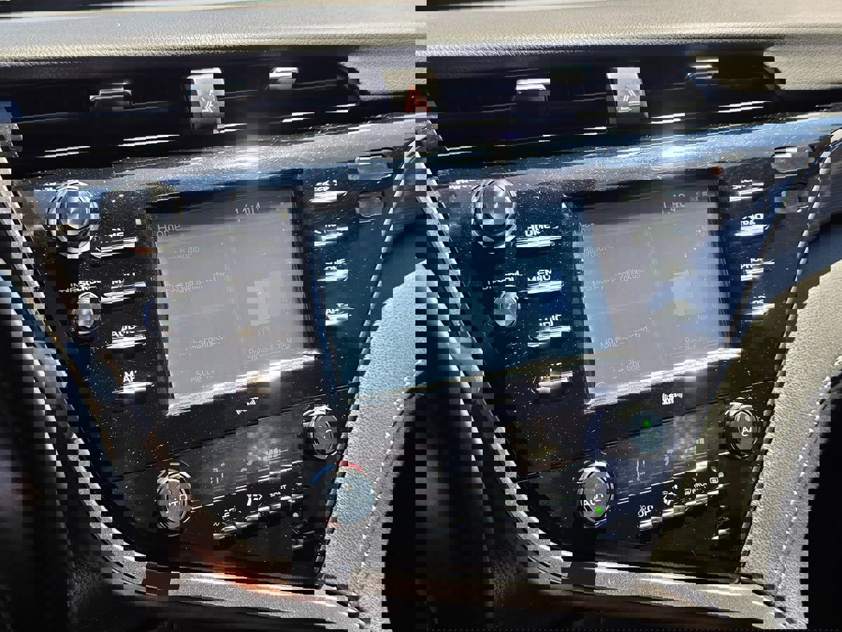 Used 2020 Toyota Camry SE w/ Convenience Package image 30