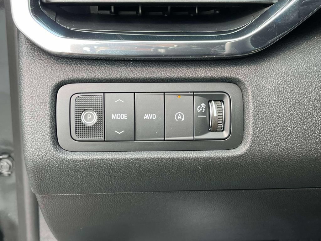 New 2027 GMC Acadia Denali w/ LPO, Floor Liner Package AWD/4WD image 26