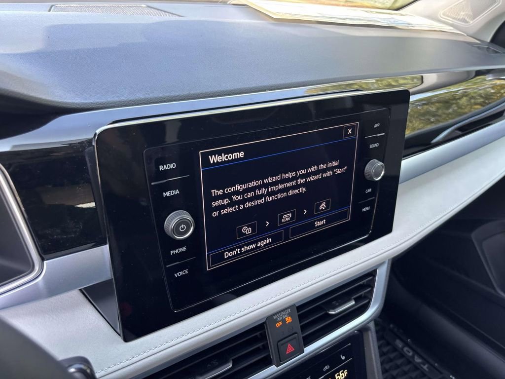 New 2025 Volkswagen Taos SE image 19