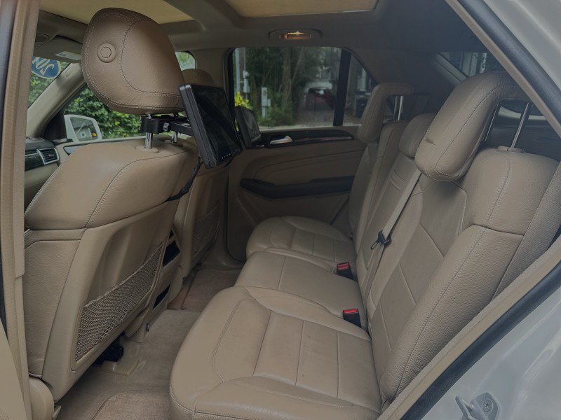 Used 2015 Mercedes-Benz ML 400 4MATIC image 33