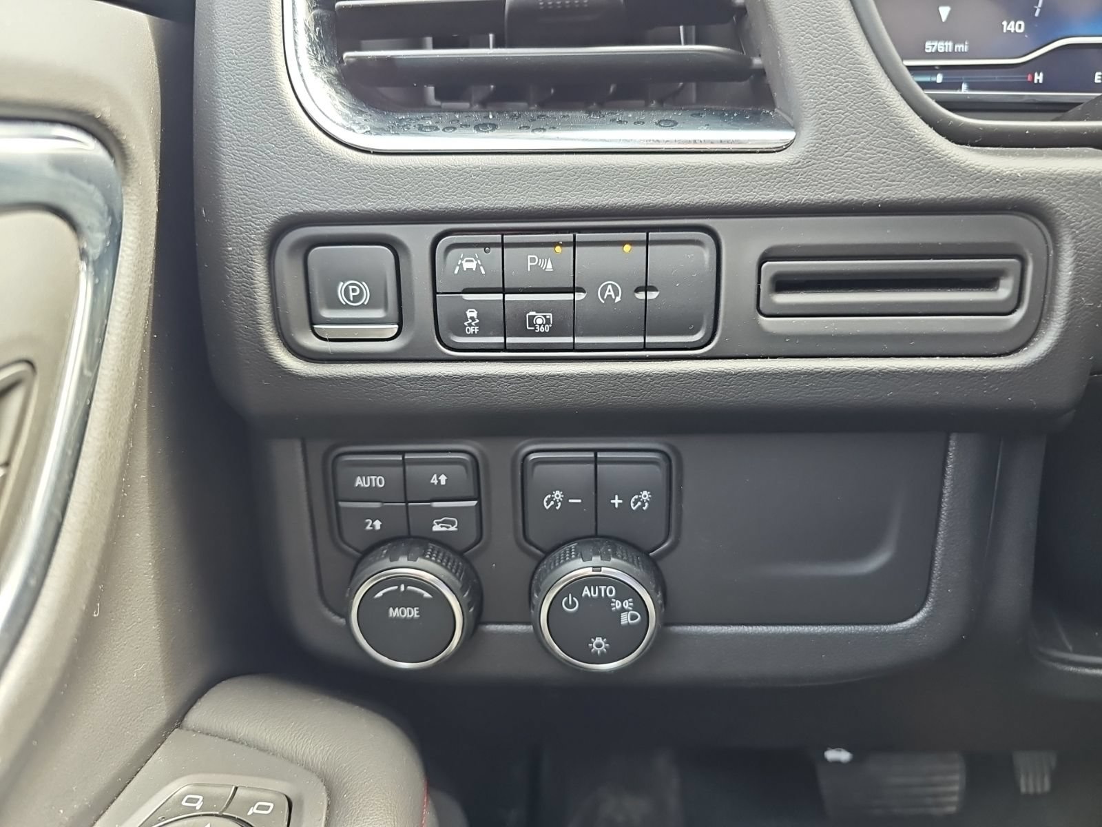 Used 2024 Chevrolet Tahoe RST w/ Luxury Package AWD/4WD image 14