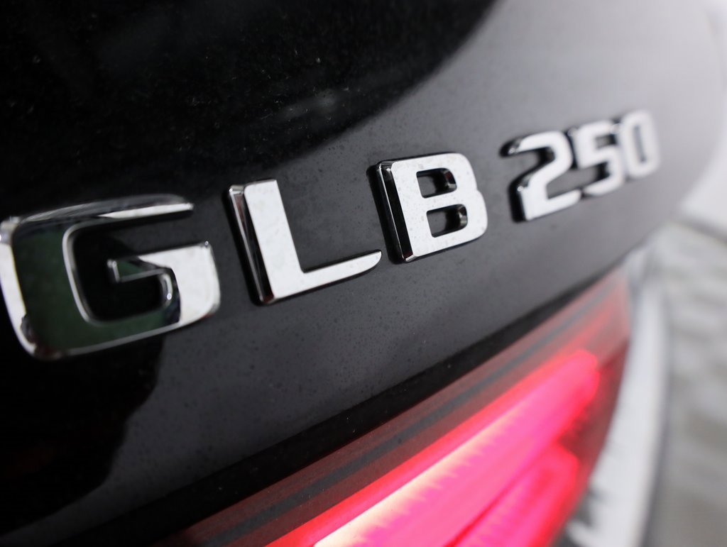 Certified 2025 Mercedes-Benz GLB 250 4MATIC image 53