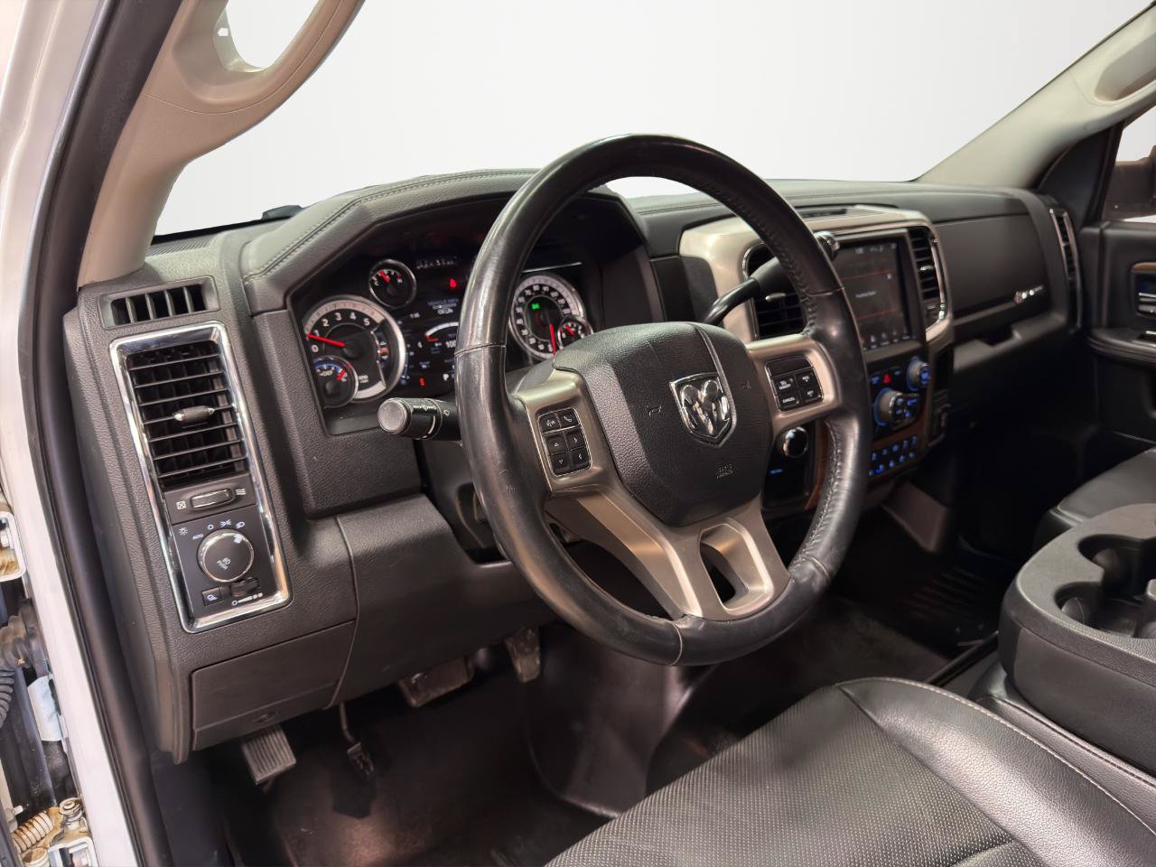 Used 2018 RAM 2500 Laramie AWD/4WD image 15