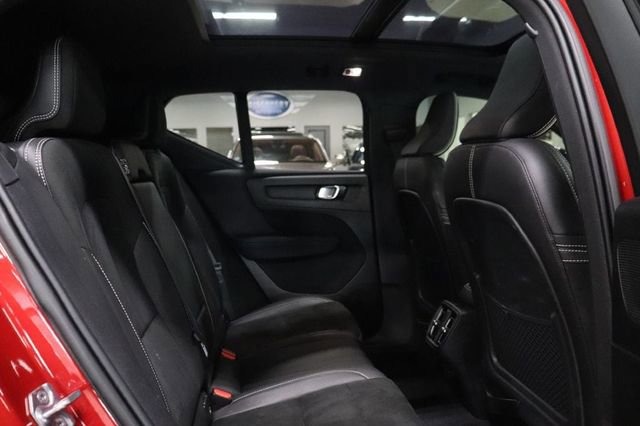 Used 2020 Volvo XC40 T5 R-Design w/ Protection Package Premier image 19