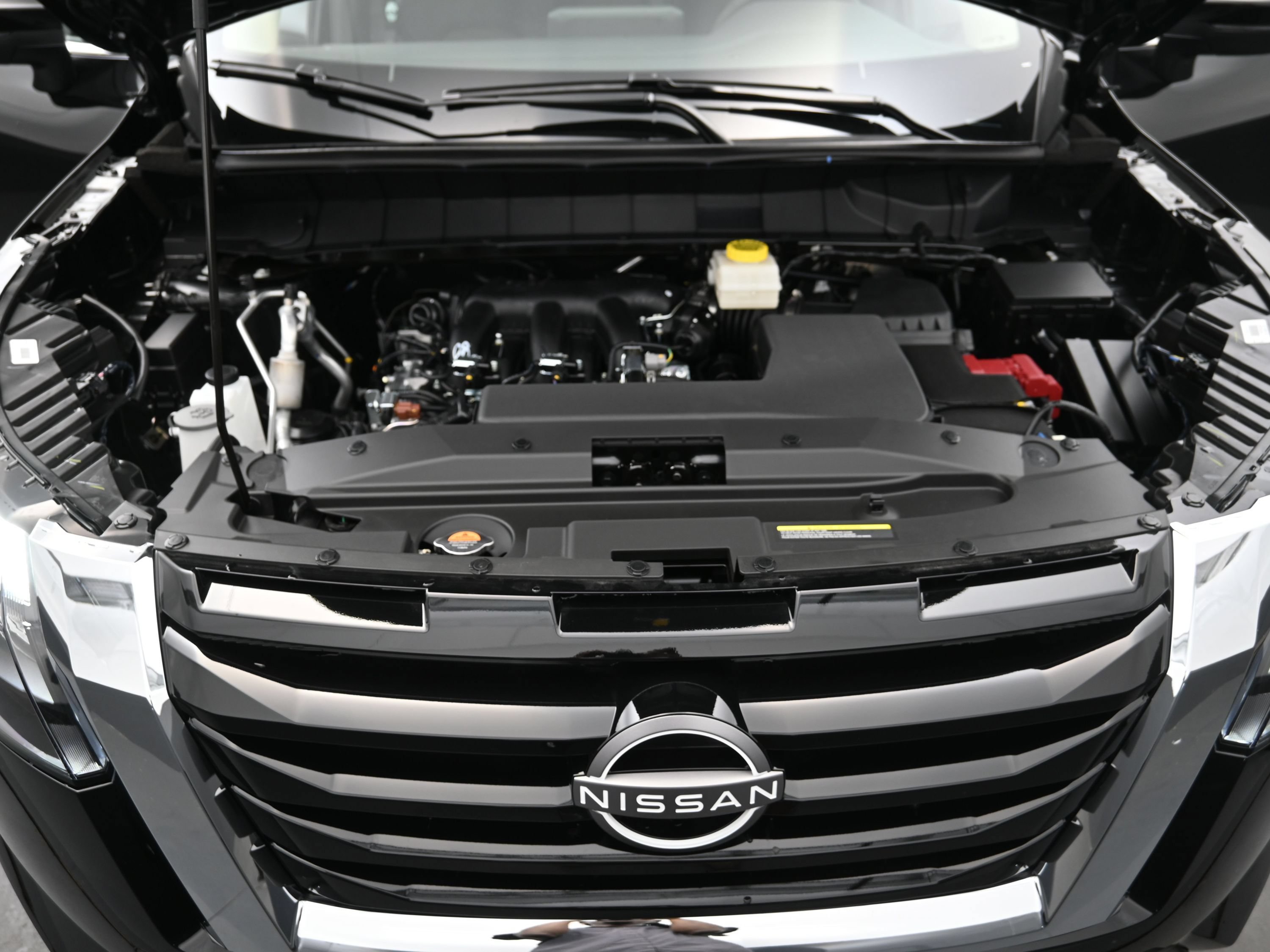 Used 2025 Nissan Pathfinder SV FWD image 21