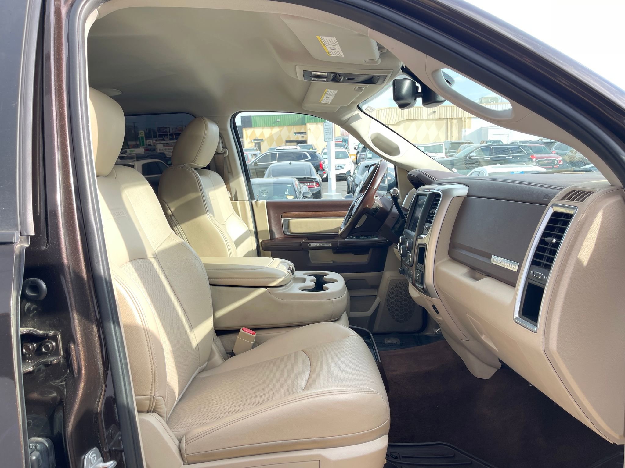 Used 2016 RAM 2500 Laramie w/ Cold Weather Group image 31