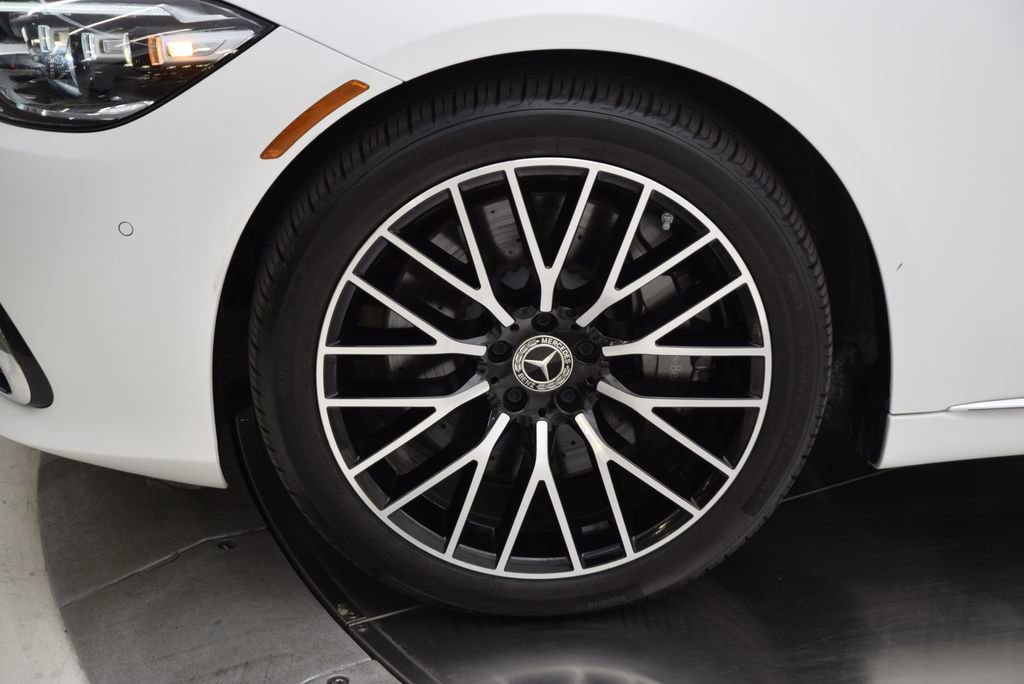 Used 2025 Mercedes-Benz S 580 4MATIC Sedan image 12