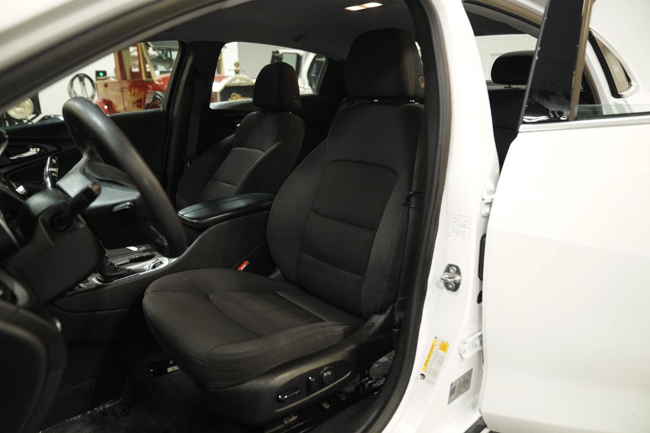 Used 2023 Chevrolet Malibu LT FWD image 22