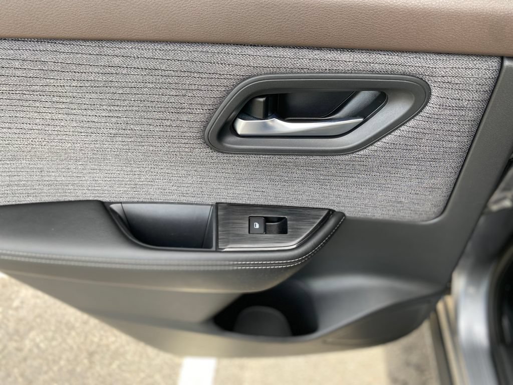 Used 2021 Nissan Rogue SV AWD/4WD image 17