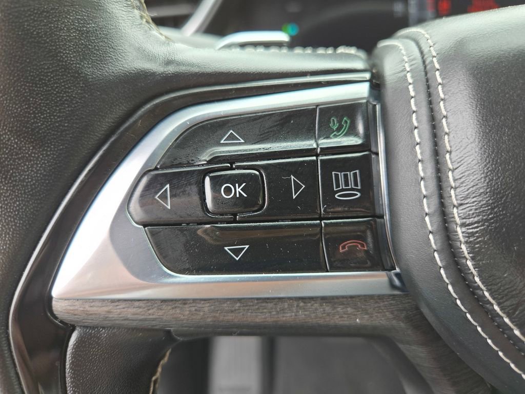 Used 2022 Jeep Grand Cherokee Overland w/ Advanced Protech Group III image 26