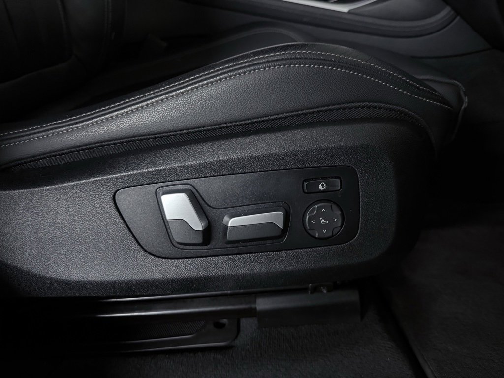 Used 2022 BMW X7 xDrive40i w/ M Sport Package image 34