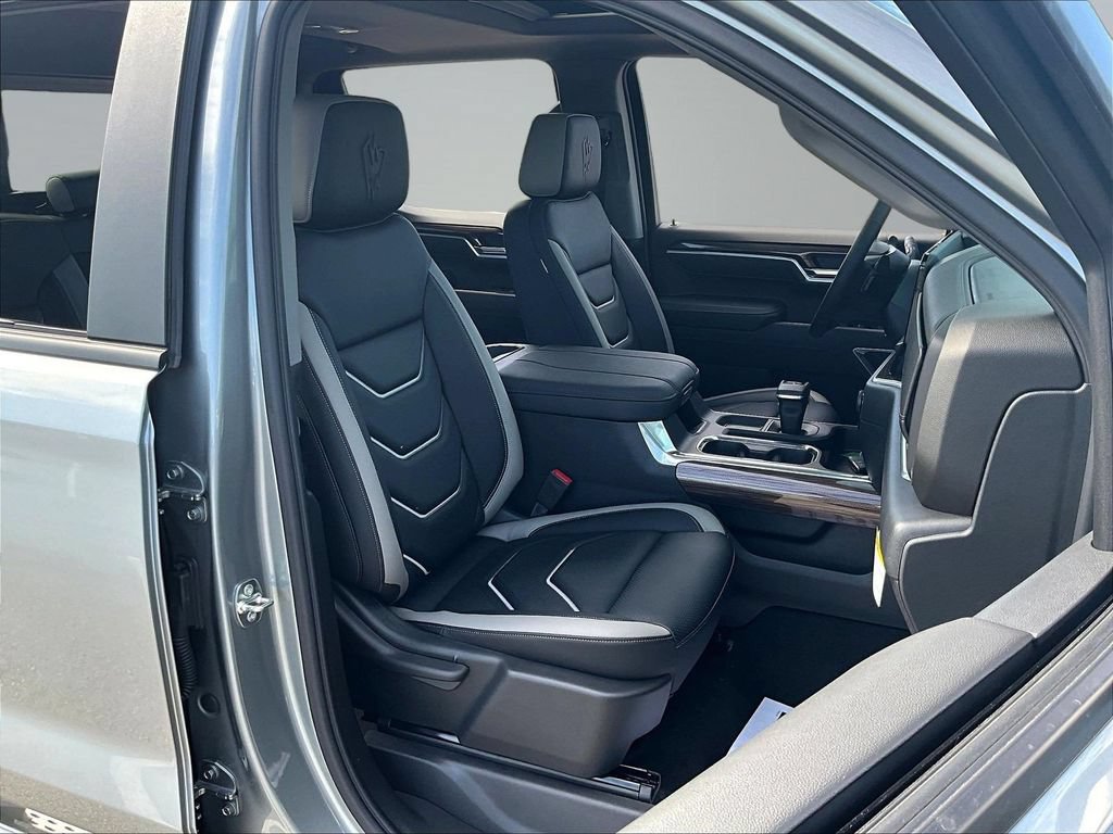 New 2026 Chevrolet Silverado 1500 RST w/ Dark Appearance Package AWD/4WD image 30