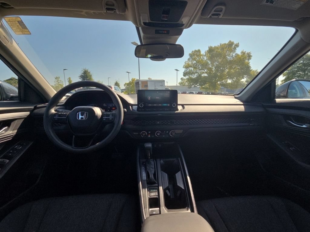 Used 2025 Honda Accord LX image 15