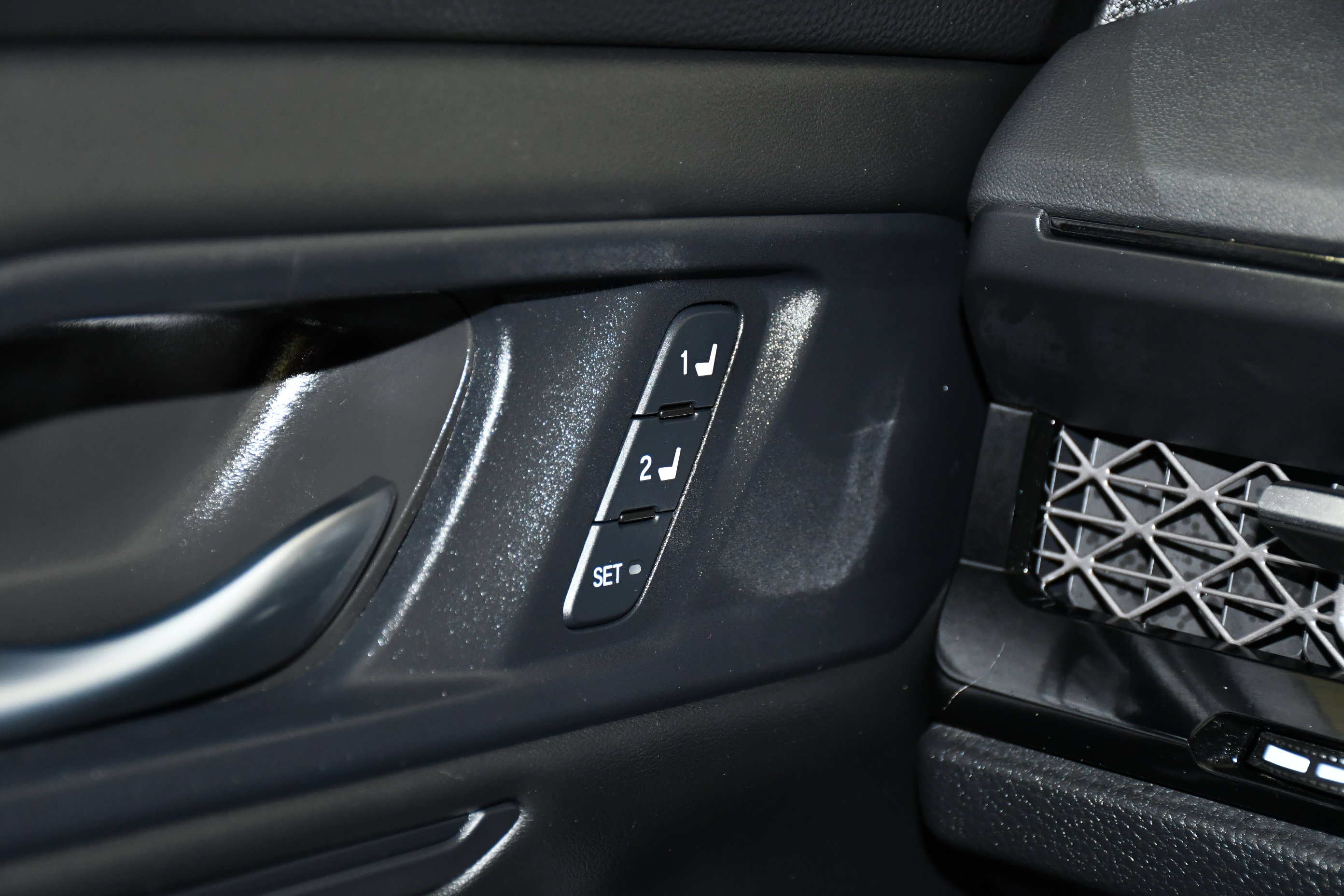Certified 2025 Honda Accord EX-L image 35