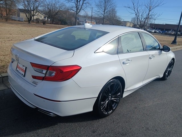 Used 2018 Honda Accord Touring image 11