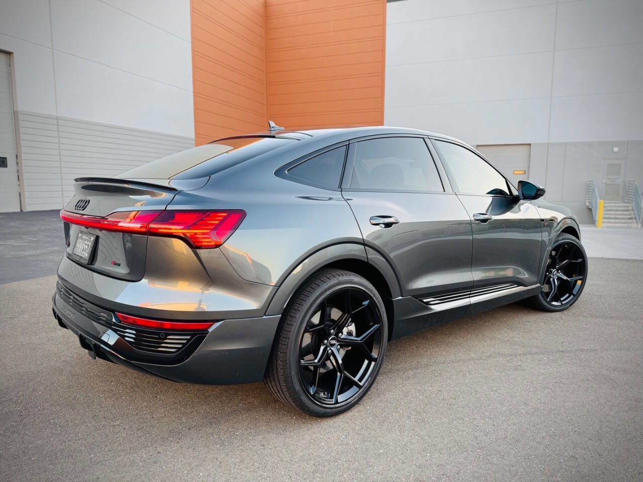 Used 2024 Audi Q8 e-tron Premium image 7