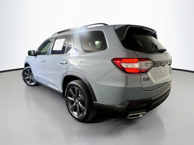 Used 2025 Honda Pilot Sport image 6