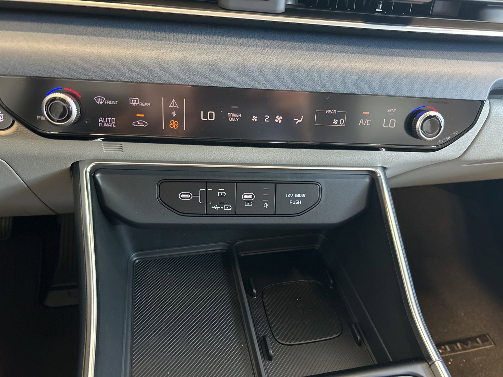 New 2026 Kia Carnival EX image 33