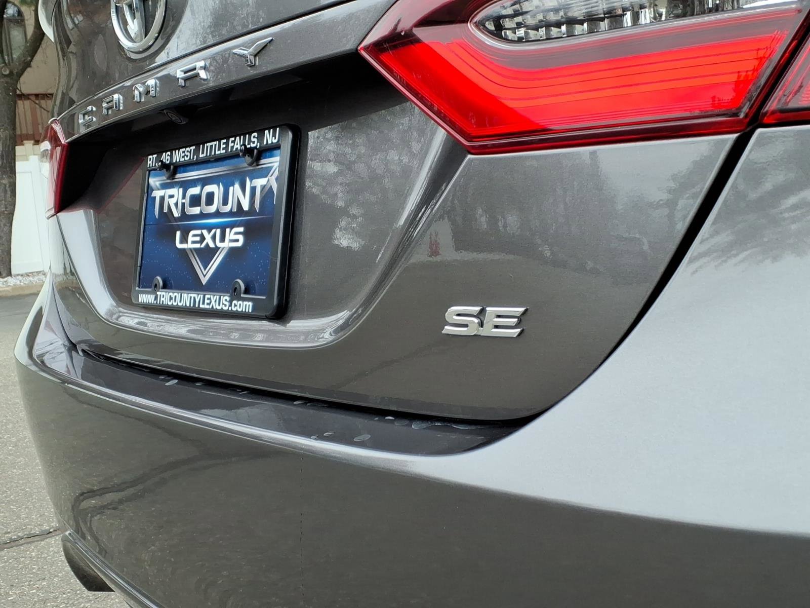 Used 2021 Toyota Camry SE image 7