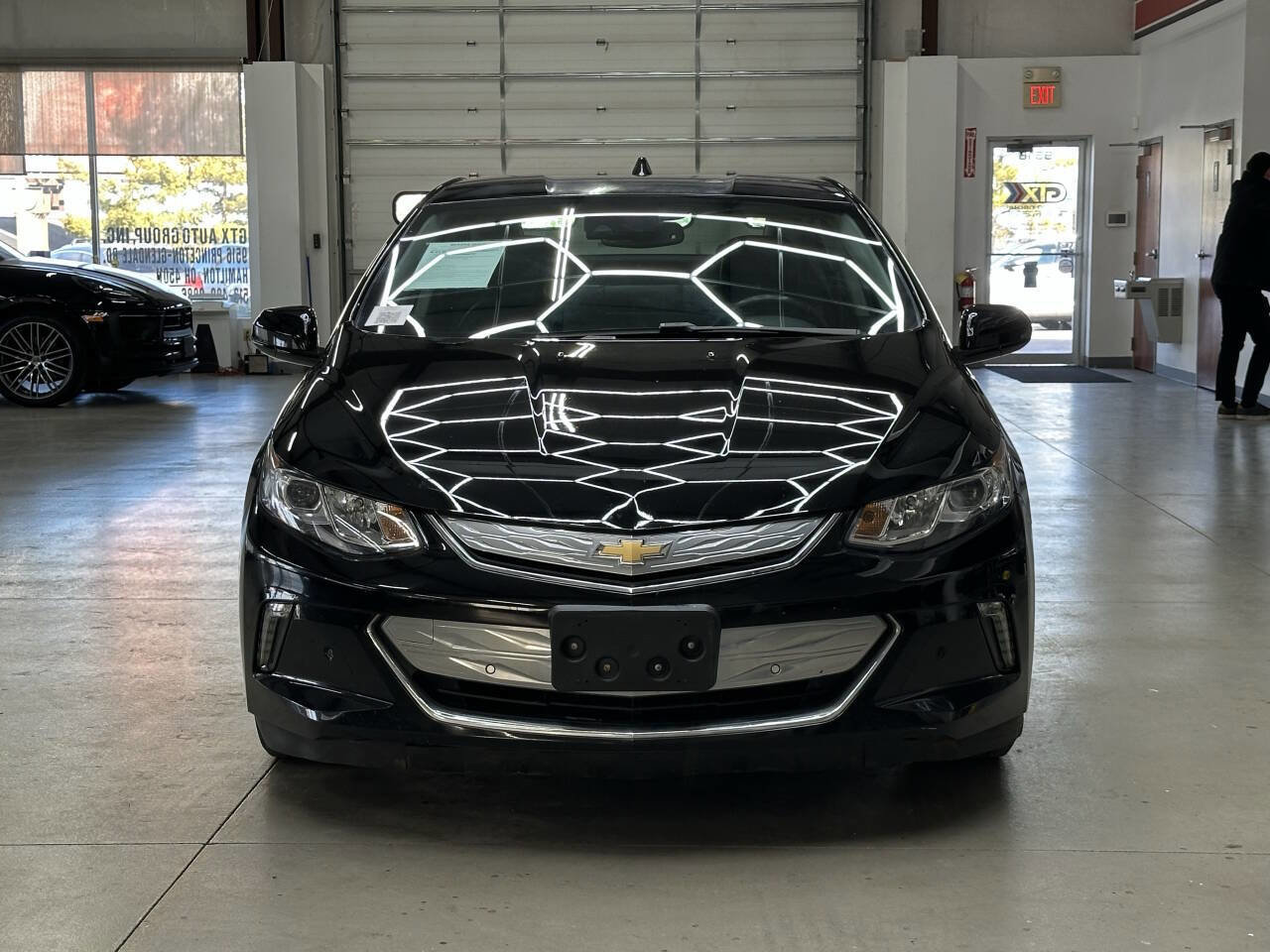 Used 2017 Chevrolet Volt Premier w/ Driver Confidence II Package FWD image 6