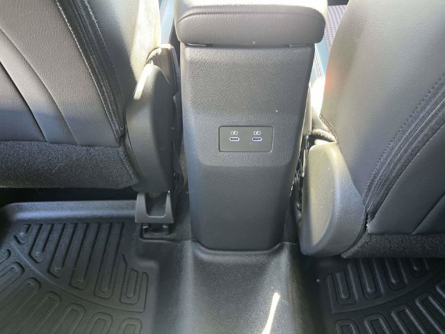 Used 2025 Nissan Kicks SR FWD image 15