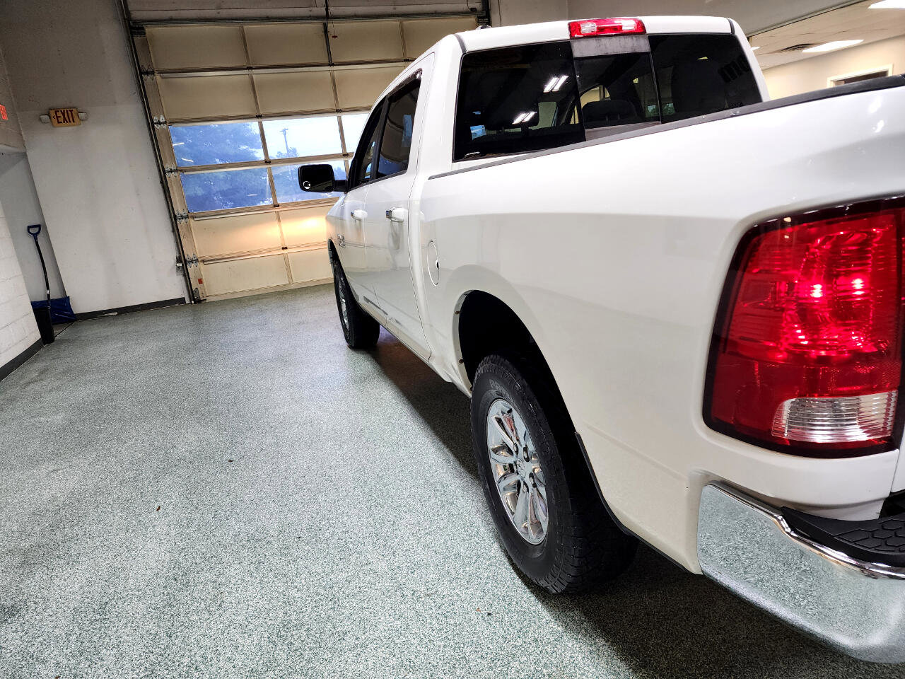 Used 2013 RAM 1500 Classic SLT w/ Premium Display Pkg image 10