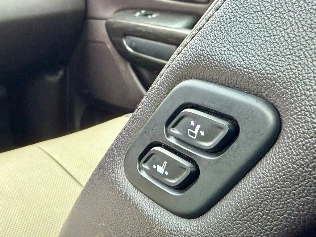 Used 2018 Kia Sedona SX Limited image 27