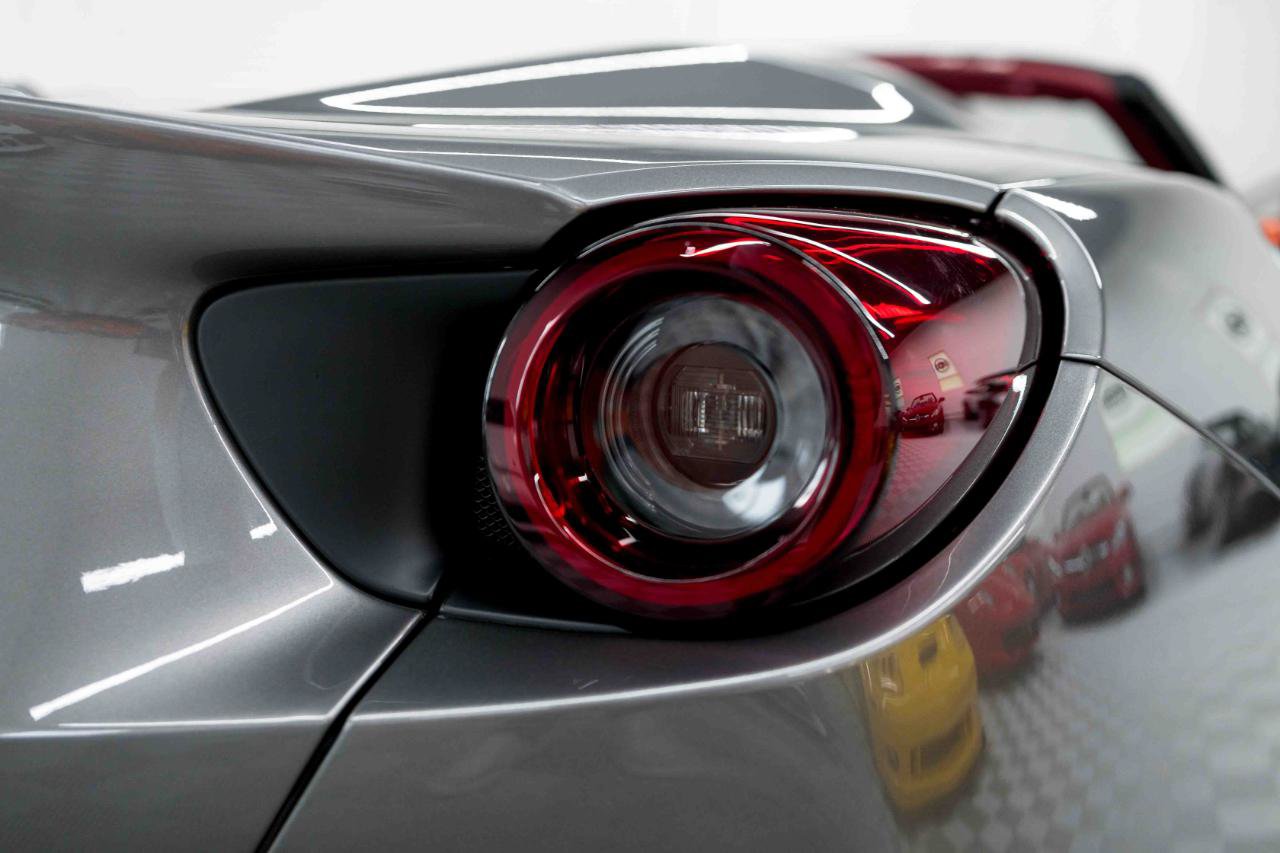 Used 2020 Ferrari Portofino RWD image 40