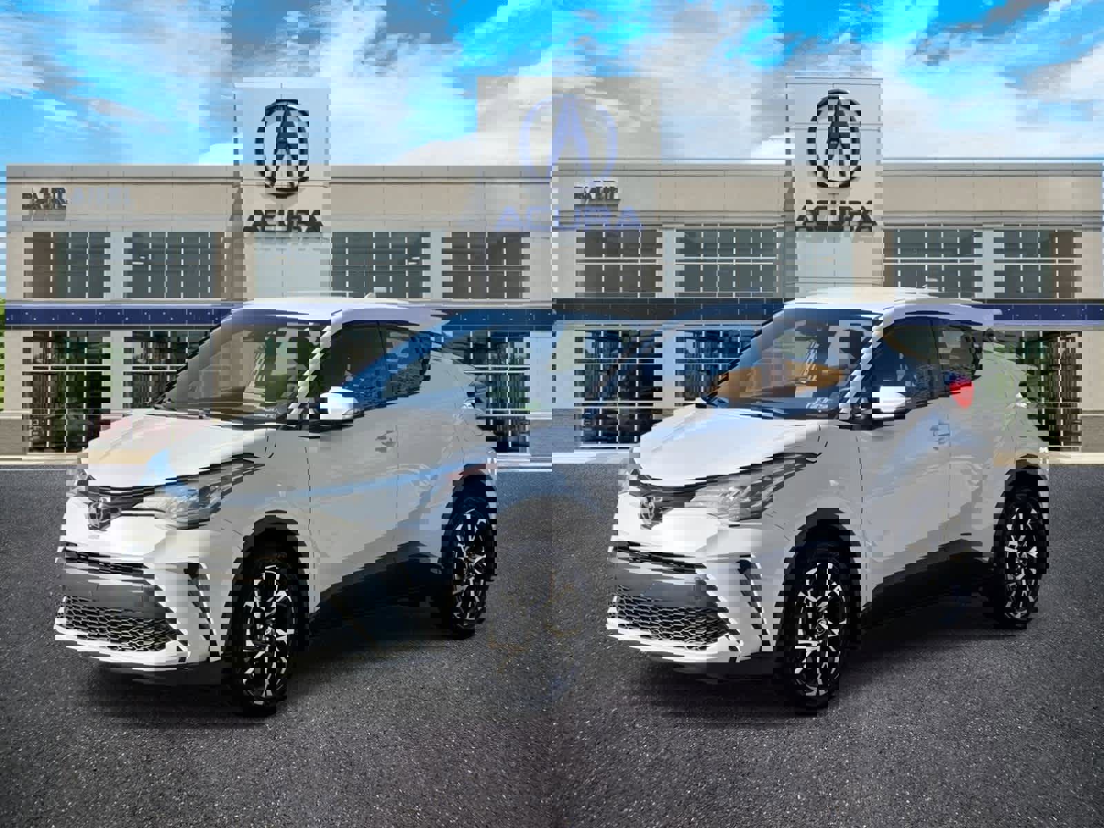 Used 2021 Toyota C-HR XLE image 1