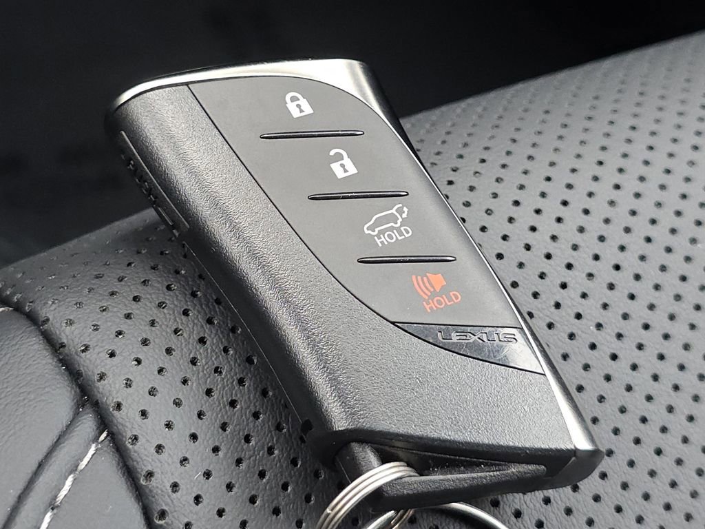 Used 2024 Lexus GX 550 w/ Accessory Package (Z1) image 33