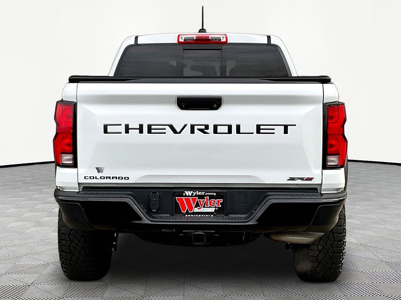 Used 2024 Chevrolet Colorado ZR2 AWD/4WD image 5