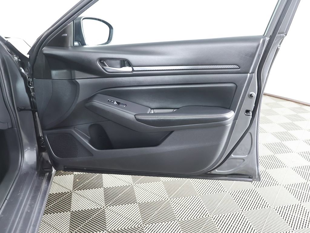 Used 2024 Nissan Altima 2.5 SV image 19