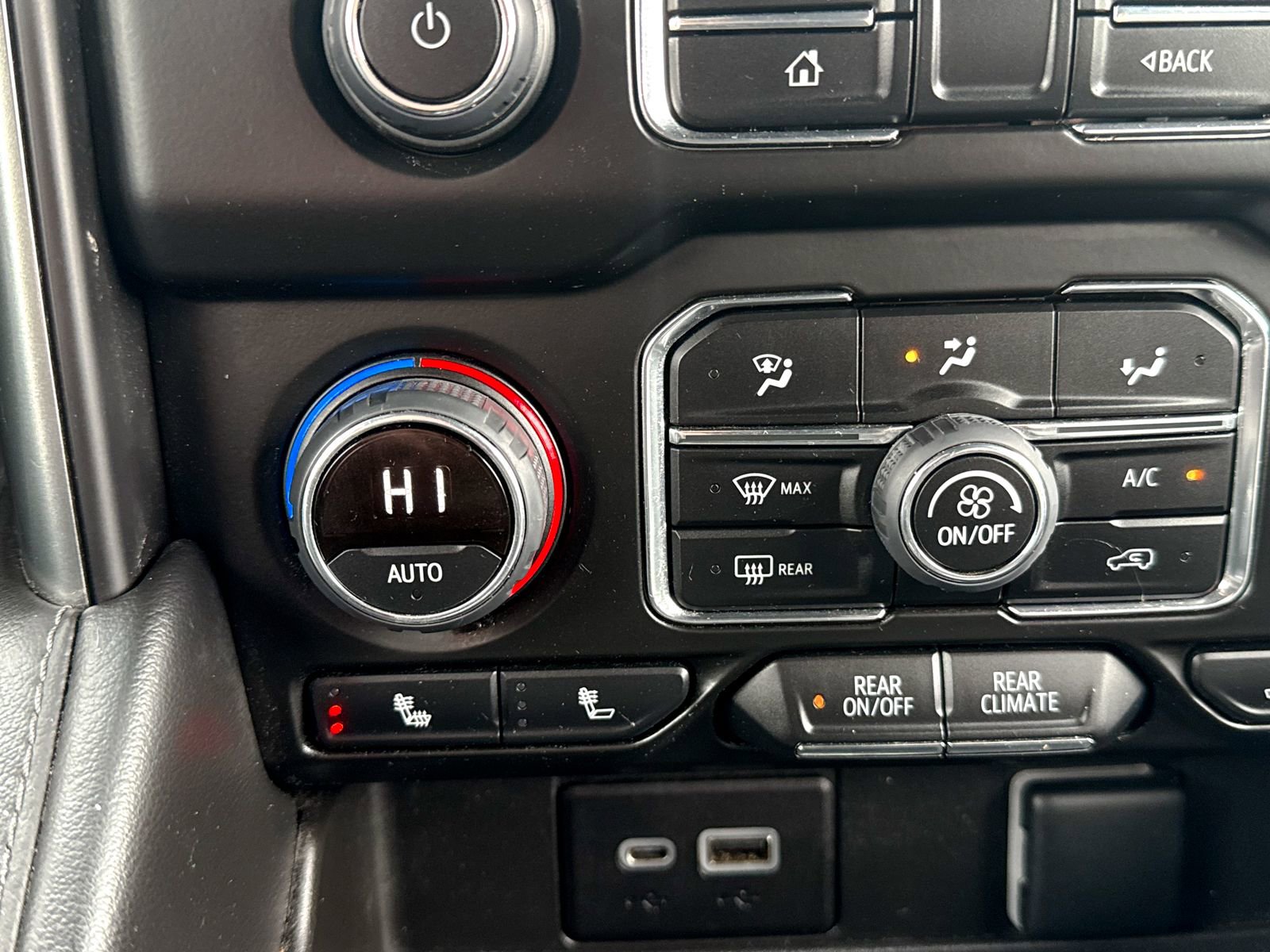 Certified 2022 Chevrolet Suburban LT w/ Luxury Package image 36