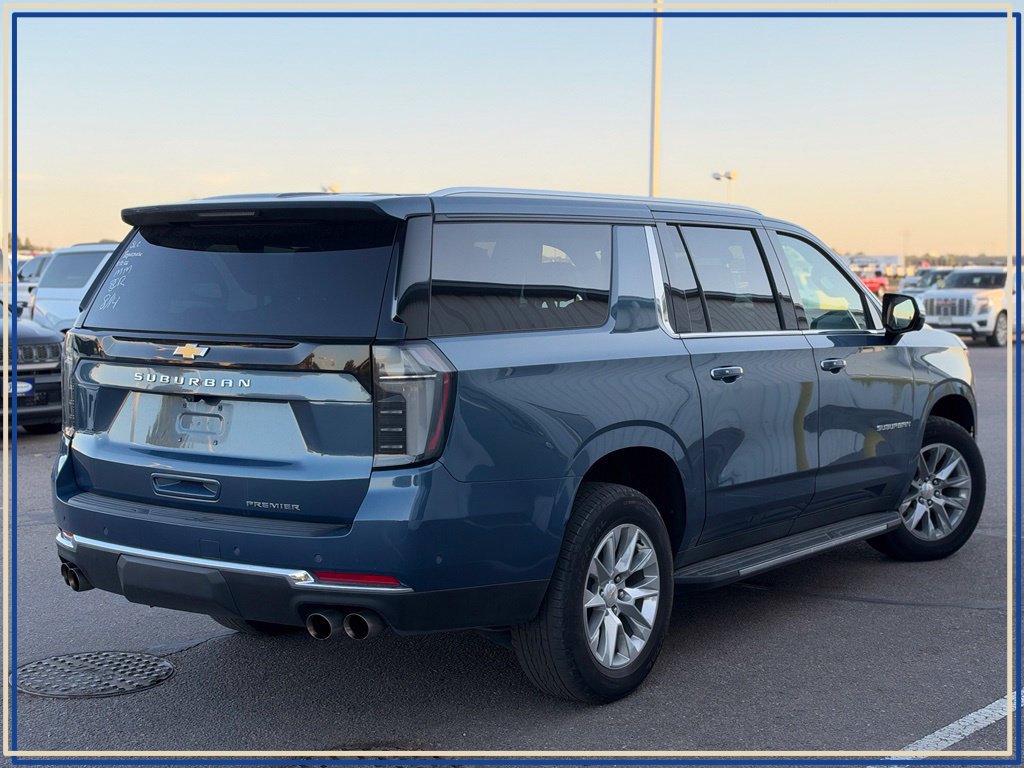 Used 2025 Chevrolet Suburban Premier AWD/4WD image 3